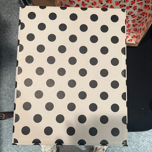 Kate Spade Nesting Boxes set of 3 MORE PHOTOS listing 2 of 2 - Picture 3 of 9